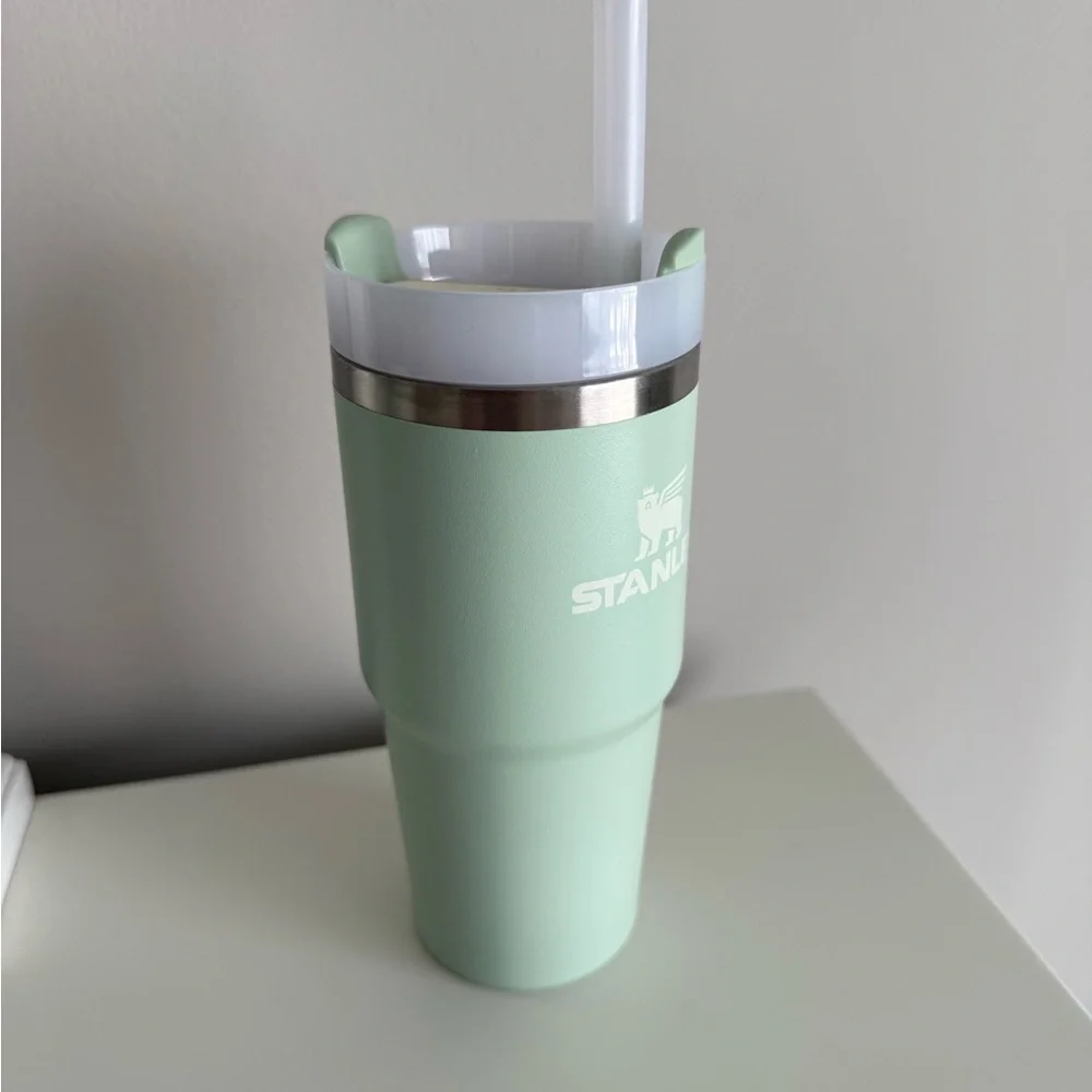 Stanley Tumbler - Picture 4 of 6
